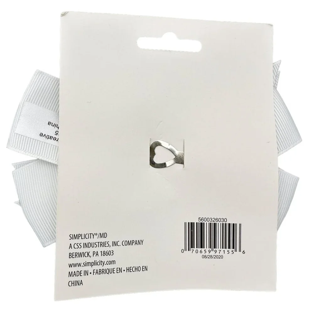 Simplicity Grosgrain Bows Set of 6 White With Heart Clips on Back Hair Packages